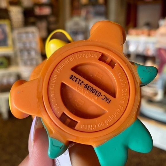 Orange Bird Bank - WDW 50th Anniversary - Picture 10 of 13